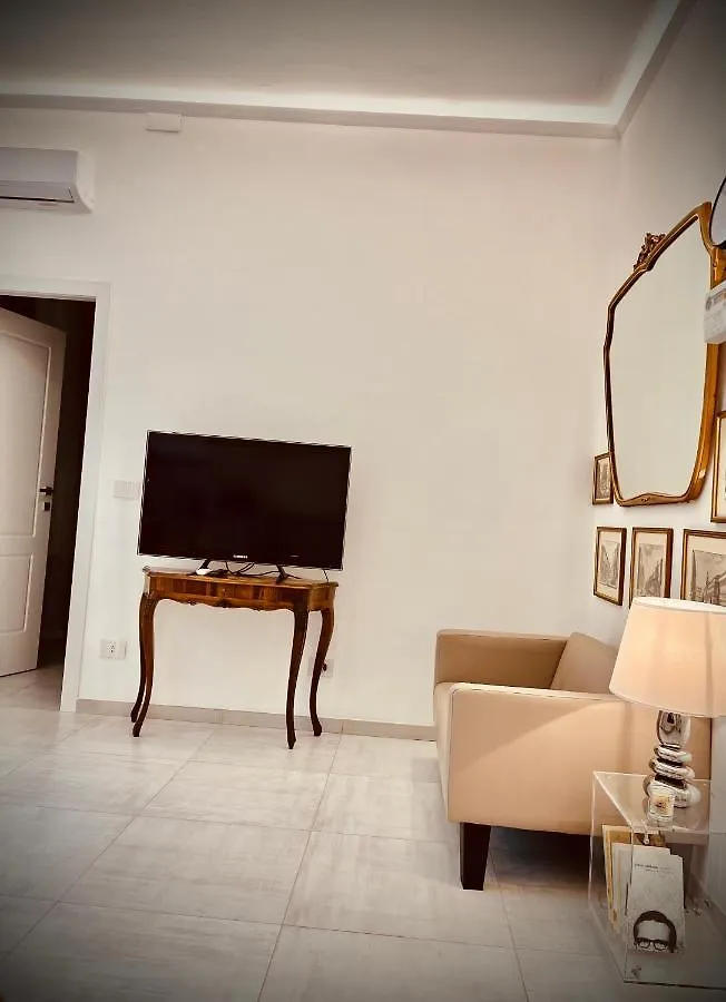 Whitehouse Apartment Bologna 0*,