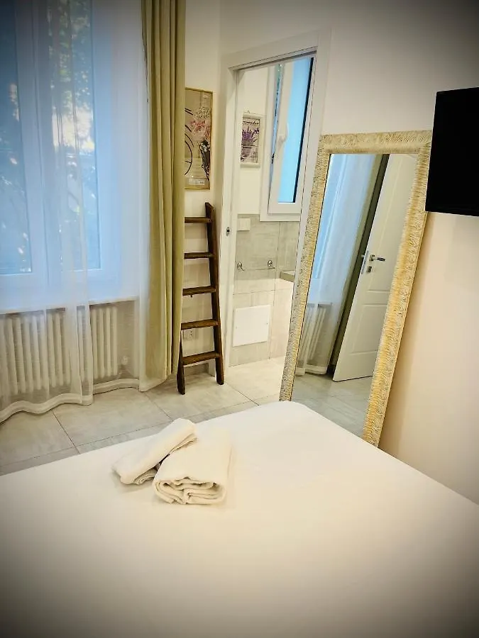Whitehouse Apartment Bologna
